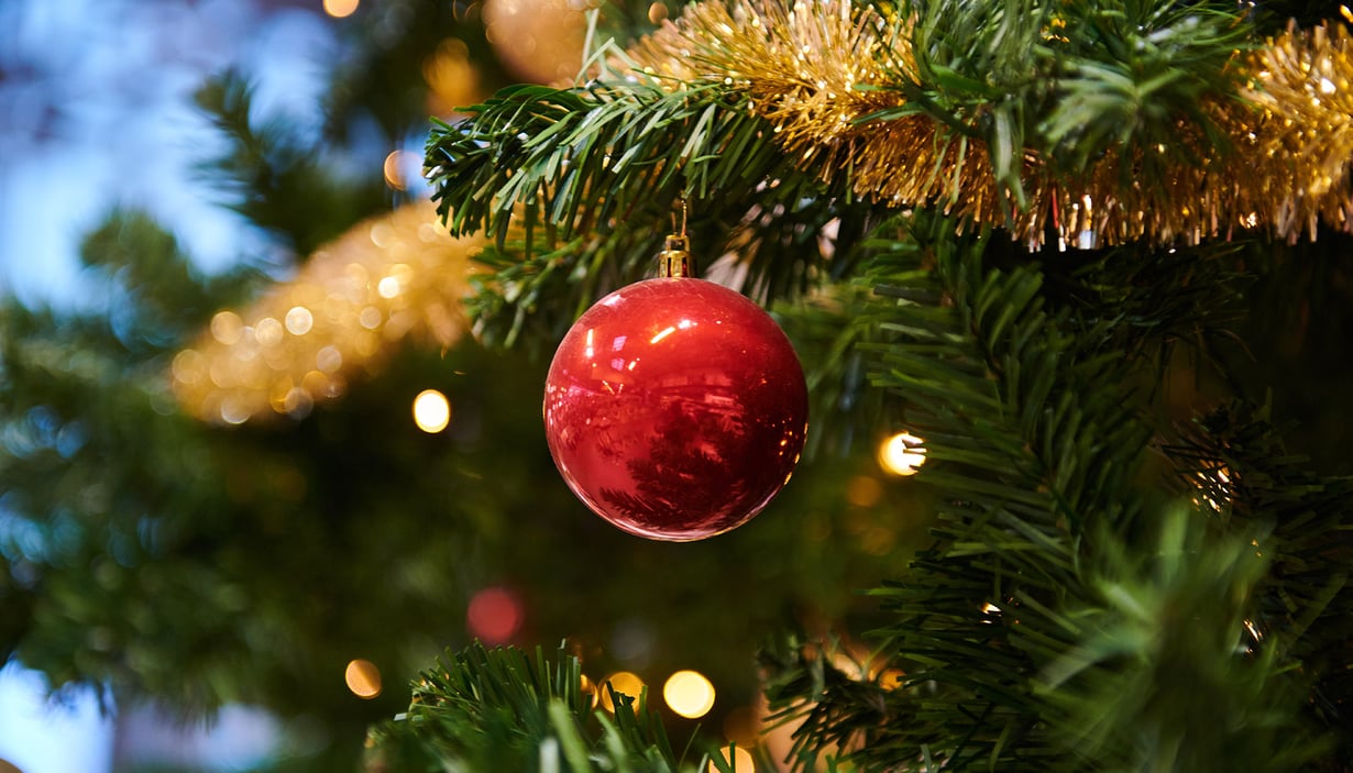 Juletre med julekuler