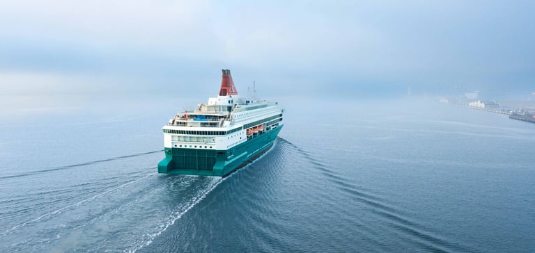 Nordic Pearl seiler ut av Oslofjorden