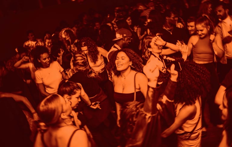 Mennesker som danser