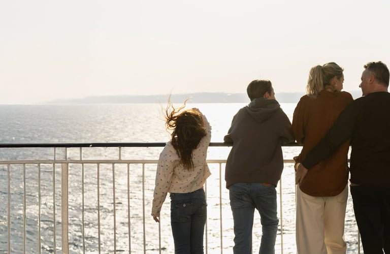 Familie på fire på dekk